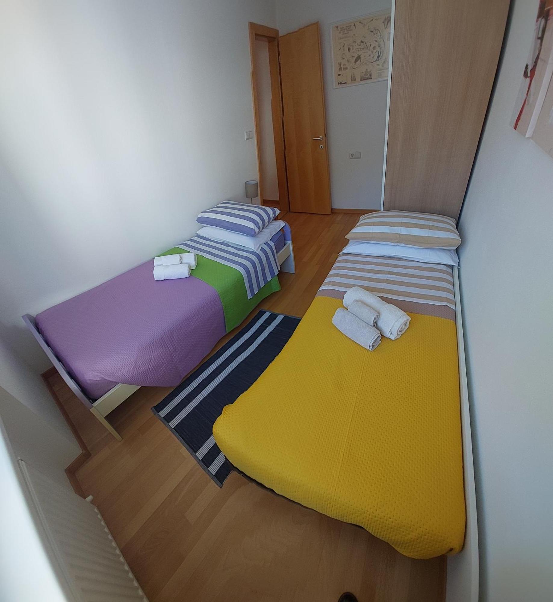 A Due Isolati Dal Centro Di Appartamento